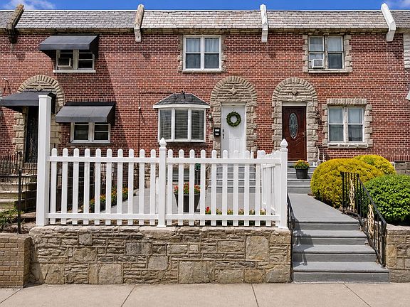 2nd image of 5844 Saul St