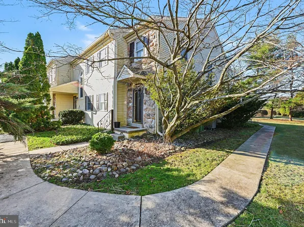 1522 Isaacs Ct, Maple Glen, PA 19002