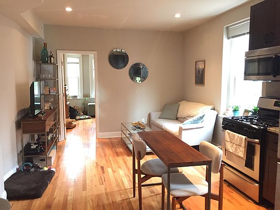 3rd image of 1340 Lombard St #303