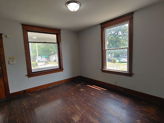 2nd image of 1701 Cortland Ave #0