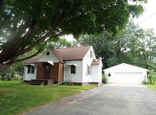 134 Sutton Ave, Elk Run Heights, IA 50707