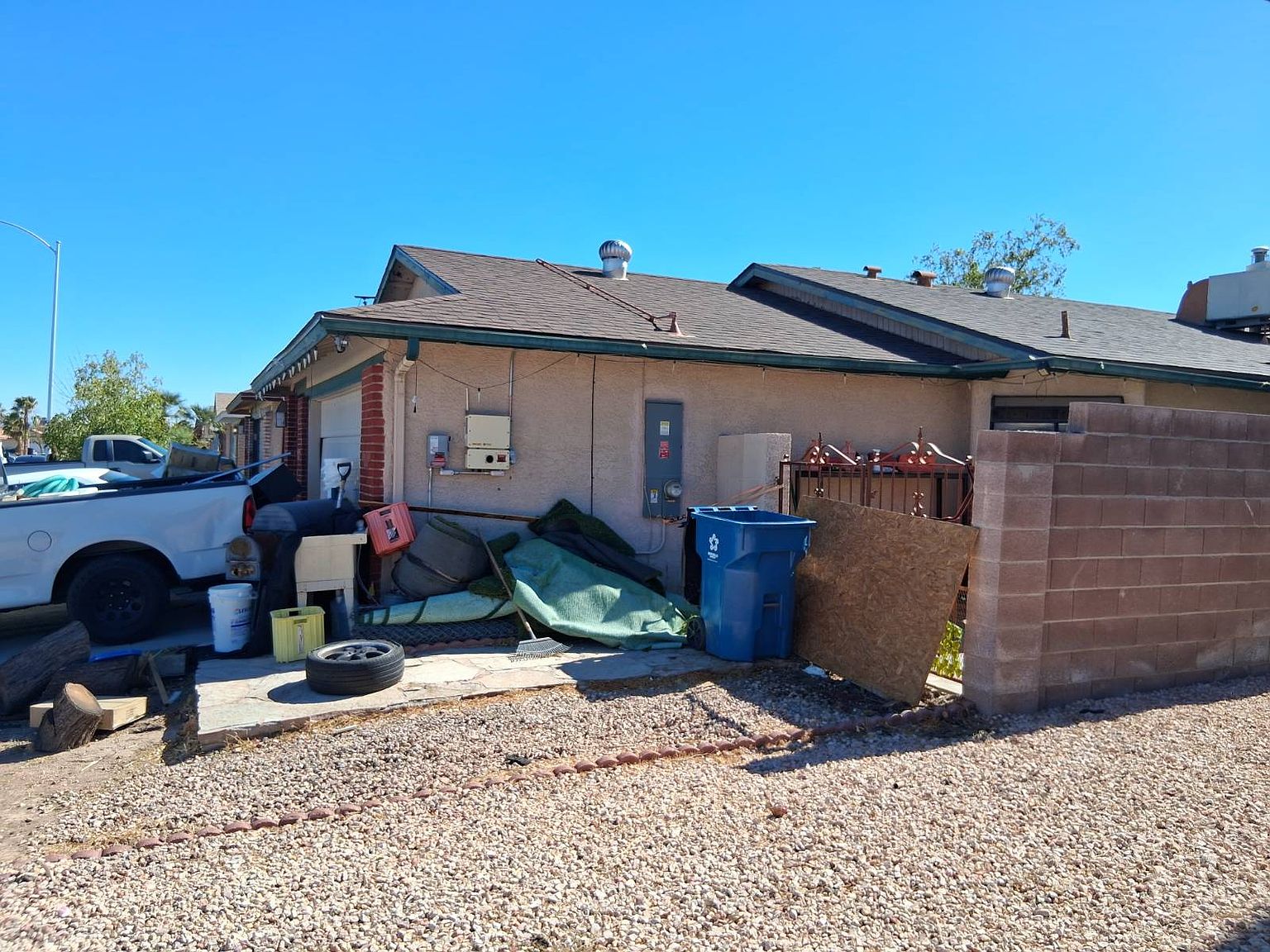 524 Thrush Dr — photo 2