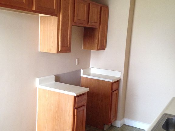 4th image of 107-109 Manhattan St