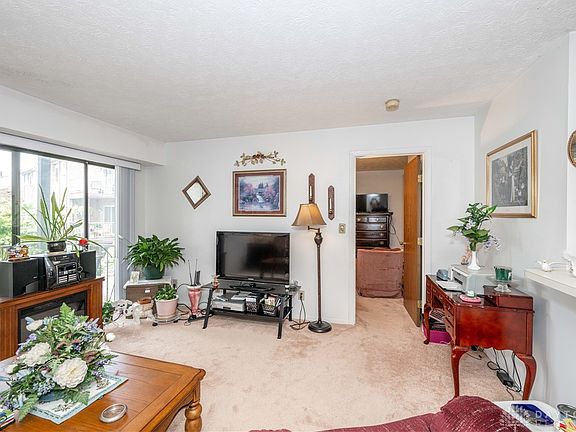 4th image of 5983 Meadow Creek Dr APT 5