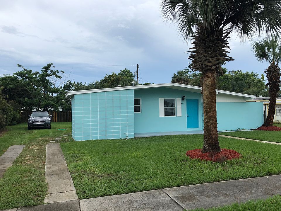 1st image of 475 SE Abeto Ln