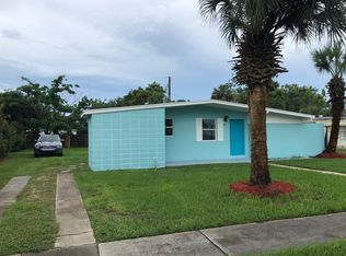 475 SE Abeto Ln, Port Saint Lucie, FL 34983