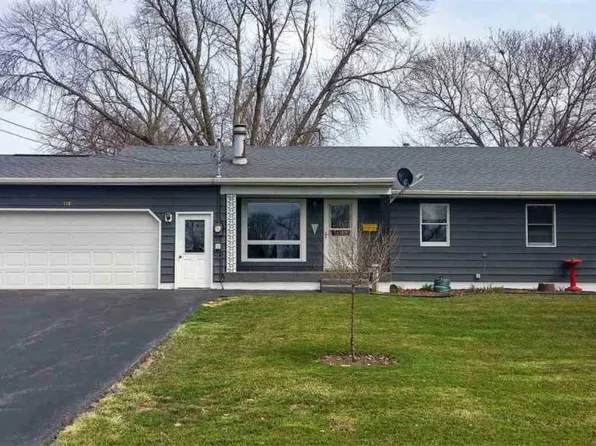 118 N 3rd St, Cambridge, IL 61238