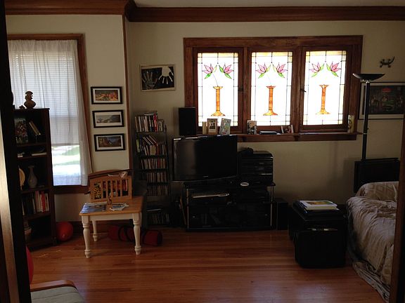 2nd image of 4127 Forest Ave #1