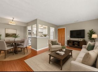 4787 Columbia Rd UNIT 204, North Olmsted, OH 44070