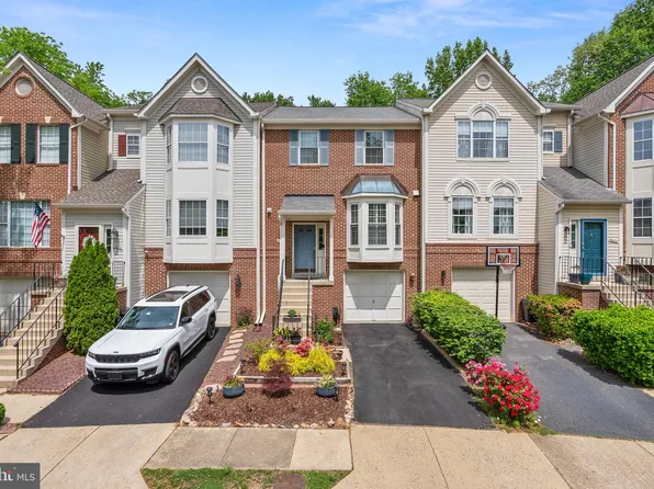 5604 Glenwood Mews Dr, Alexandria, VA 22315
