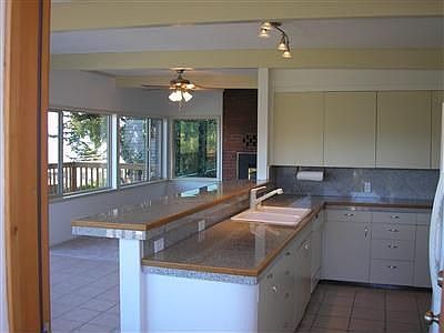 Beach Houses Kitchen