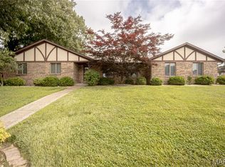 167 Pine Dale Dr, Swansea, IL