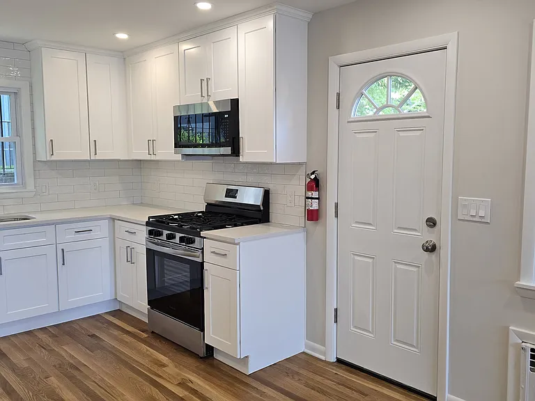 639 Oakdene Ave #1 — Photo 4