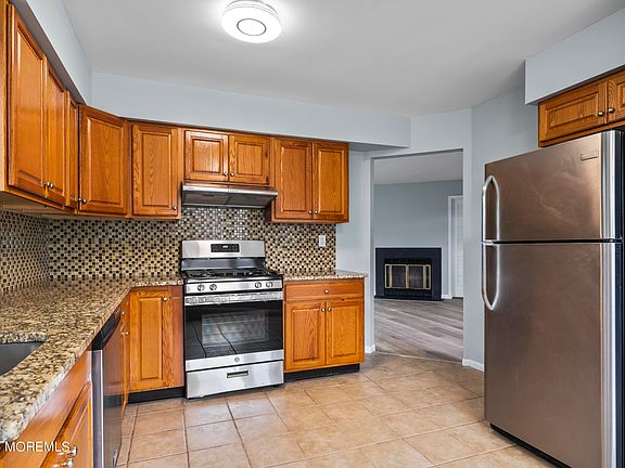 4th image of 1404 Buckingham Circle