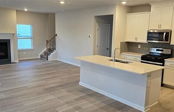 2nd image of 186 Meander Dr