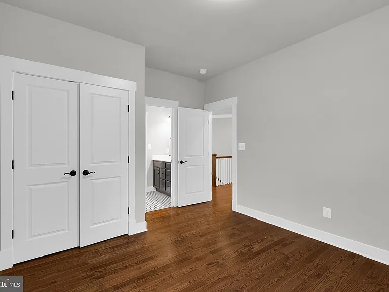 2233 N Underwood St — Photo 42