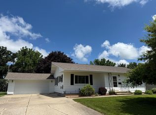 228 13th St SW, Owatonna, MN 55060