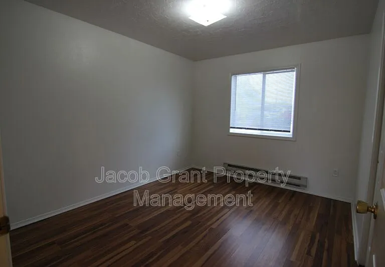 385 Golden St #2 — Photo 5