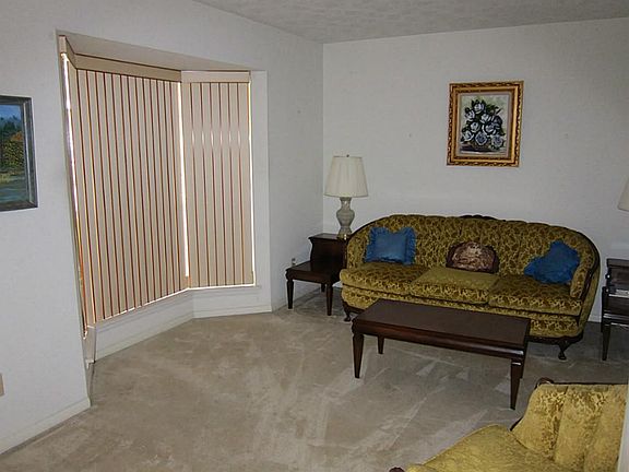 4th image of 3306 Camellia Ave