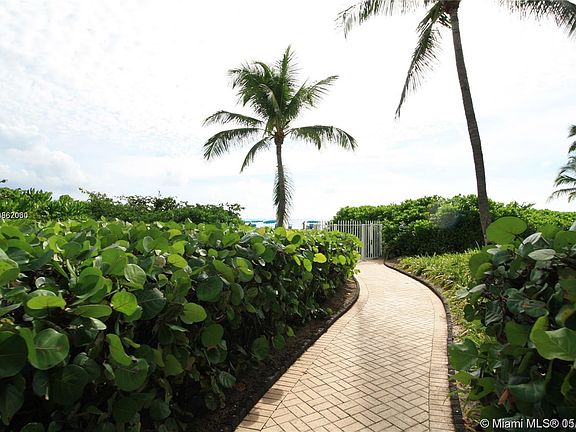 4th image of 16711 Collins Avenue Bc #10