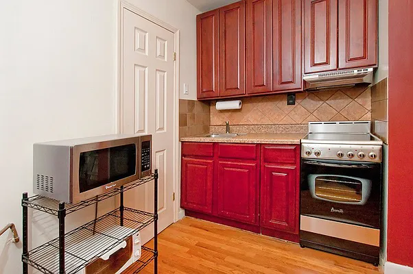 Rented by Keller Williams NYC | media 22