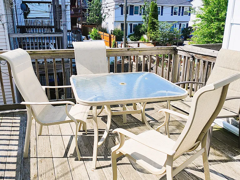 611 E 2nd St #2 — Photo 9