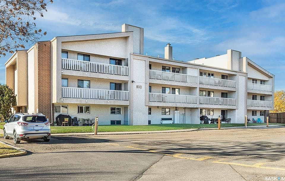 1st image of 310 Stillwater Dr #817