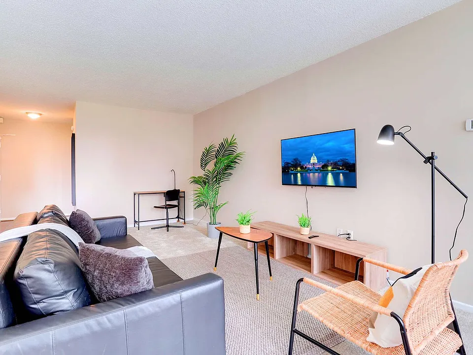 1201 S Bell St #4-ID1022402P