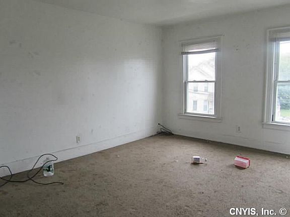 3rd image of 213 Gertrude St #15