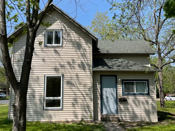 1721 6th St E, Menomonie, WI 54751