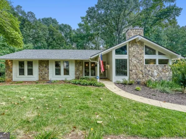 1390 Ridgefield Dr, Roswell, GA 30075