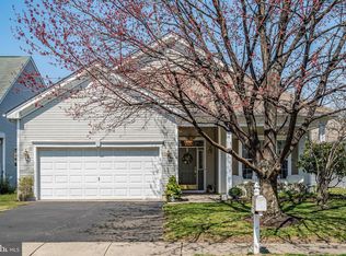10 Goldenedge Way, Lakewood, NJ 08701