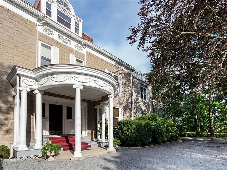 90 Rhode Island Ave Newport, RI, 02840 - Apartments for Rent | Zillow