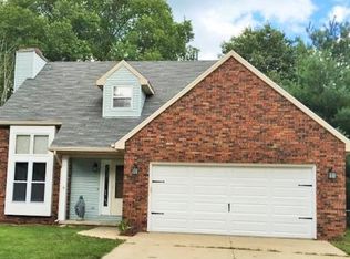 2107 Hidden Lake Ct, Charleston, IL 61920