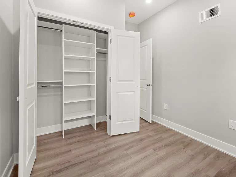 5244 Spruce St #4 — Photo 9