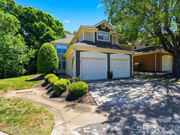 5837 Amity Springs Dr, Charlotte, NC 28212