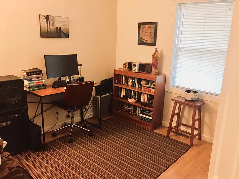 Room 2
 9'10"x9'5"