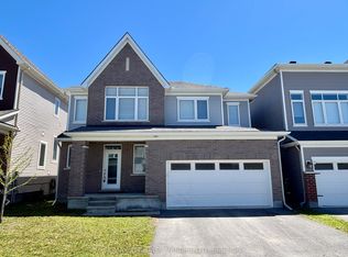 526 Sturnidae St, Ottawa, ON K2J6W9