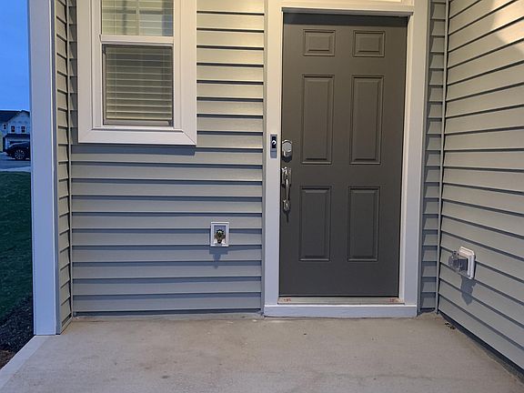 2nd image of 1003 Gemma Dr #1