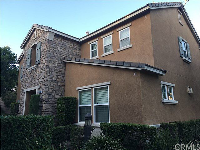 1st image of 520 N Placer Privado