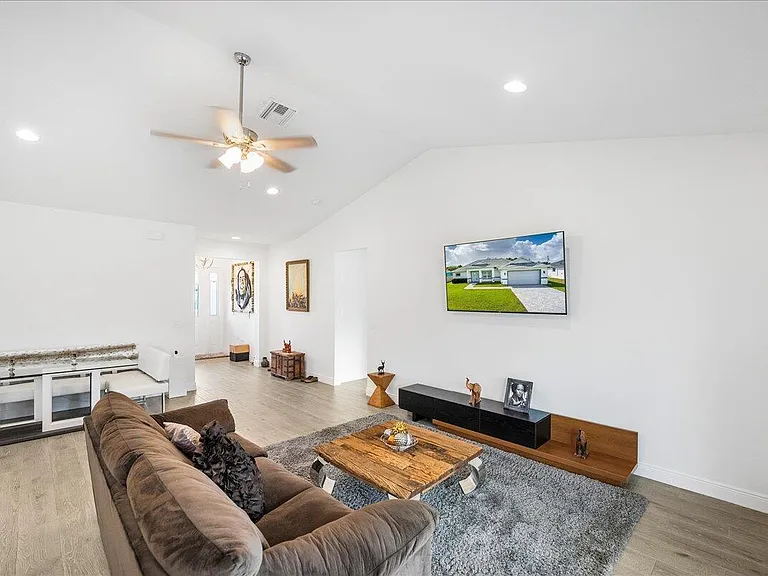 5362 NW Akbar Ter — Photo 8