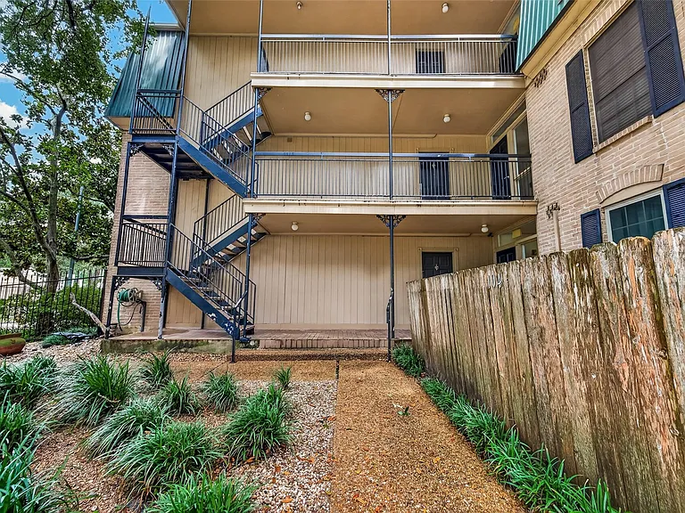 4515 Briar Hollow Pl #309 — Photo 4