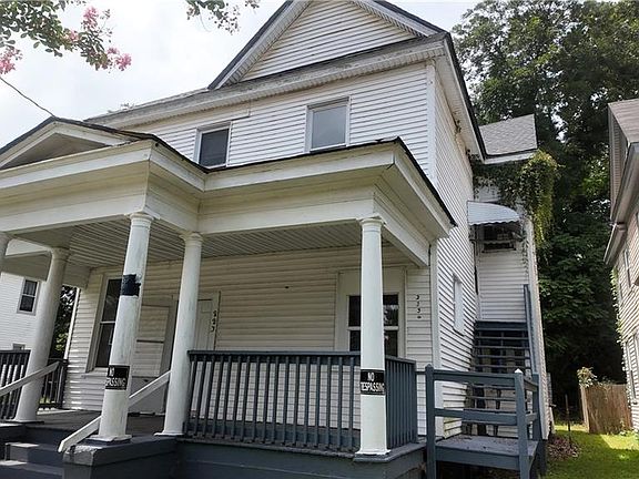 4th image of 223 Clay St