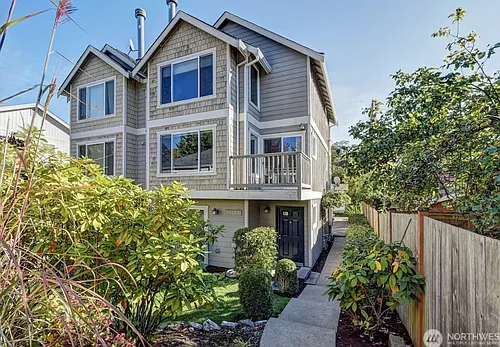 5622 Fauntleroy Way SW #B Photo 1