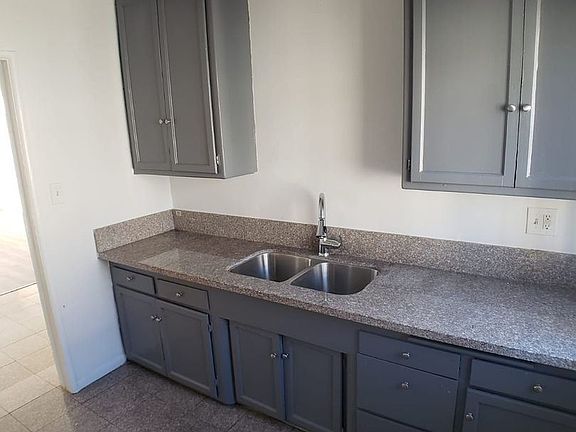 4th image of 7339 Woodman Ave