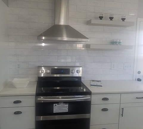 5th image of 1735 Village Ln