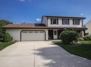 6642 Radburn Ln, Greendale, WI 53129