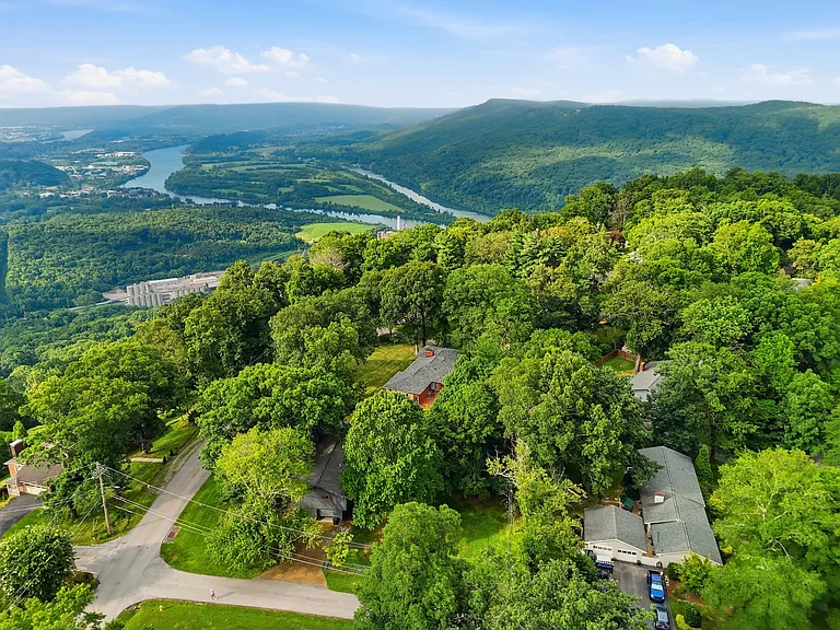 205 S Palisades Dr — Photo 4