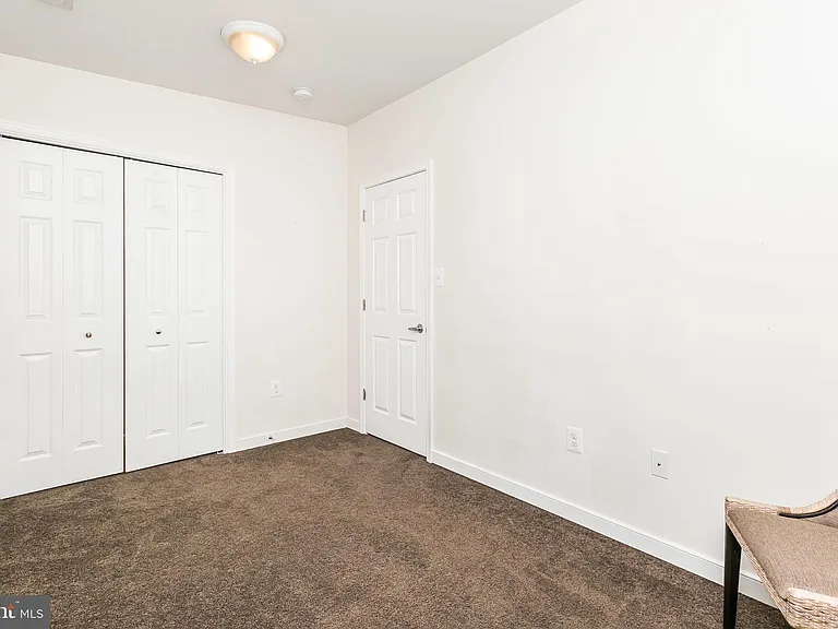 910 S Charles St #B — Photo 19