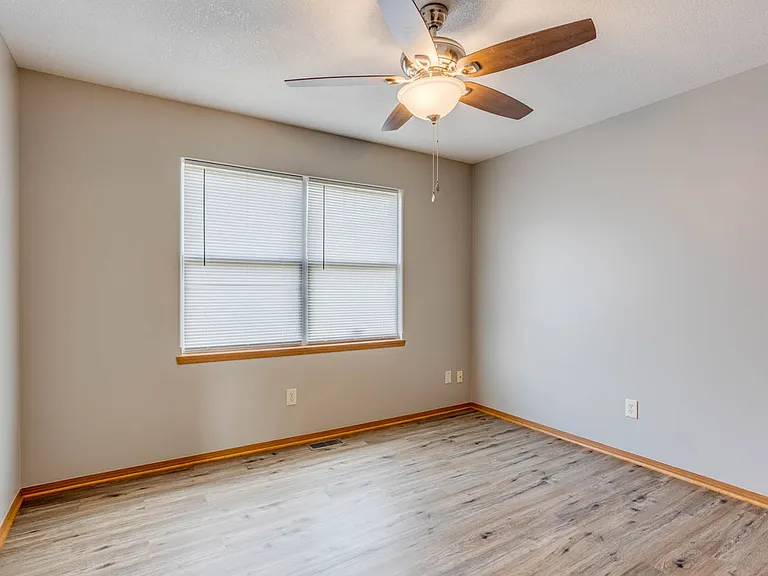 1028 E Karla Ct — Photo 17